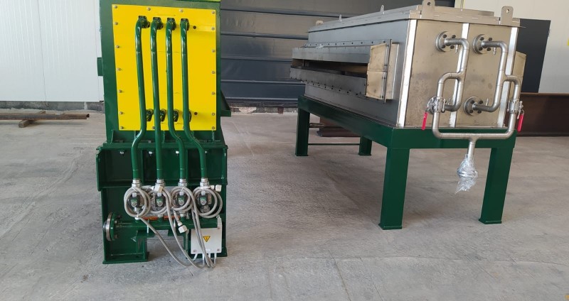 EDGE BLOWER AFTER TM AND STRIP CLEANING SYSTEM AFTER TM